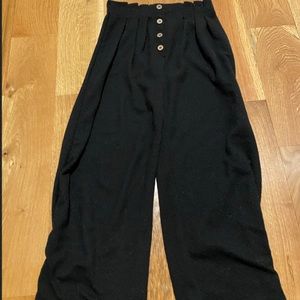Flowy short really comfy black cute pants
